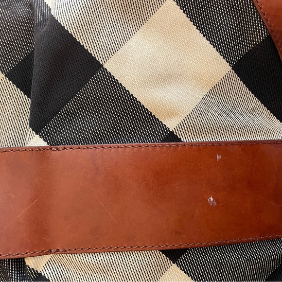 Burberry Shoulder Bag - Picture 5 of 8